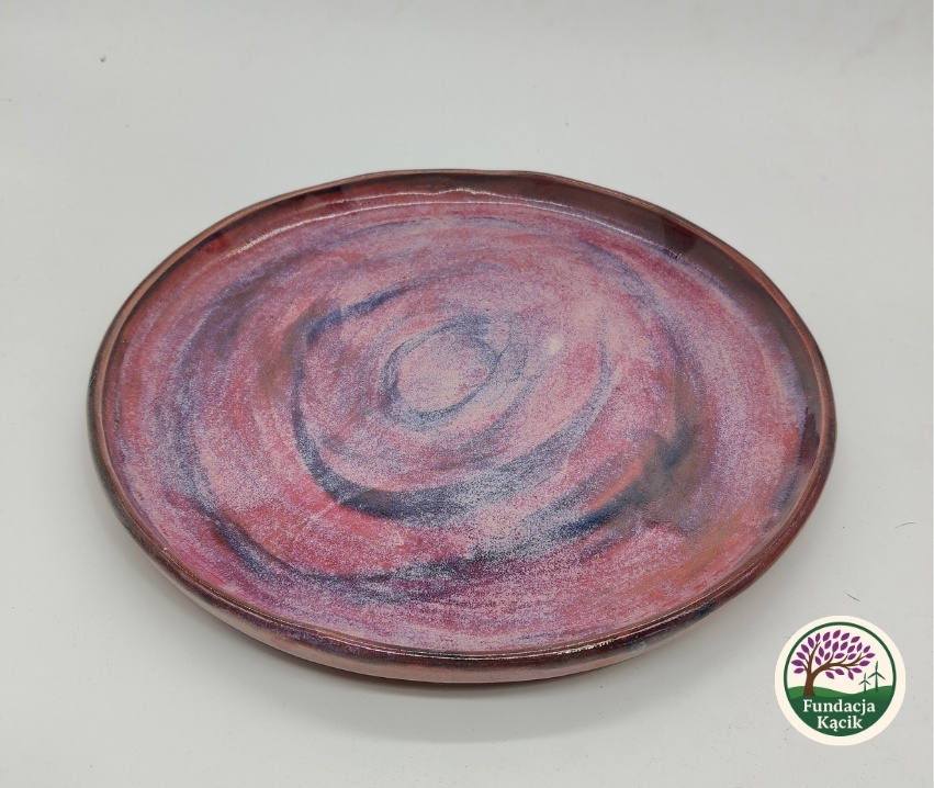 Ręcznie wykonany talerz ceramiczny – artystyczne szkliwienie
