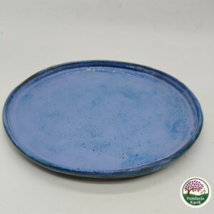 Ręcznie wykonany talerz ceramiczny – minimalistyczny błękit
