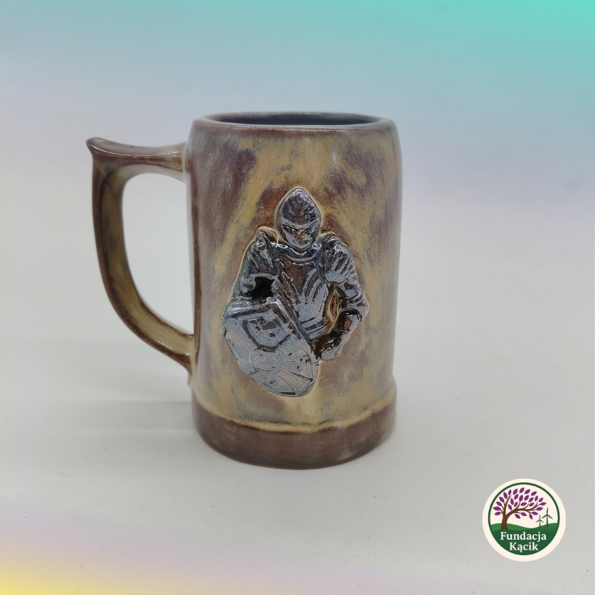 Ręcznie wykonany kufel ceramiczny – rycerz, 350 ml