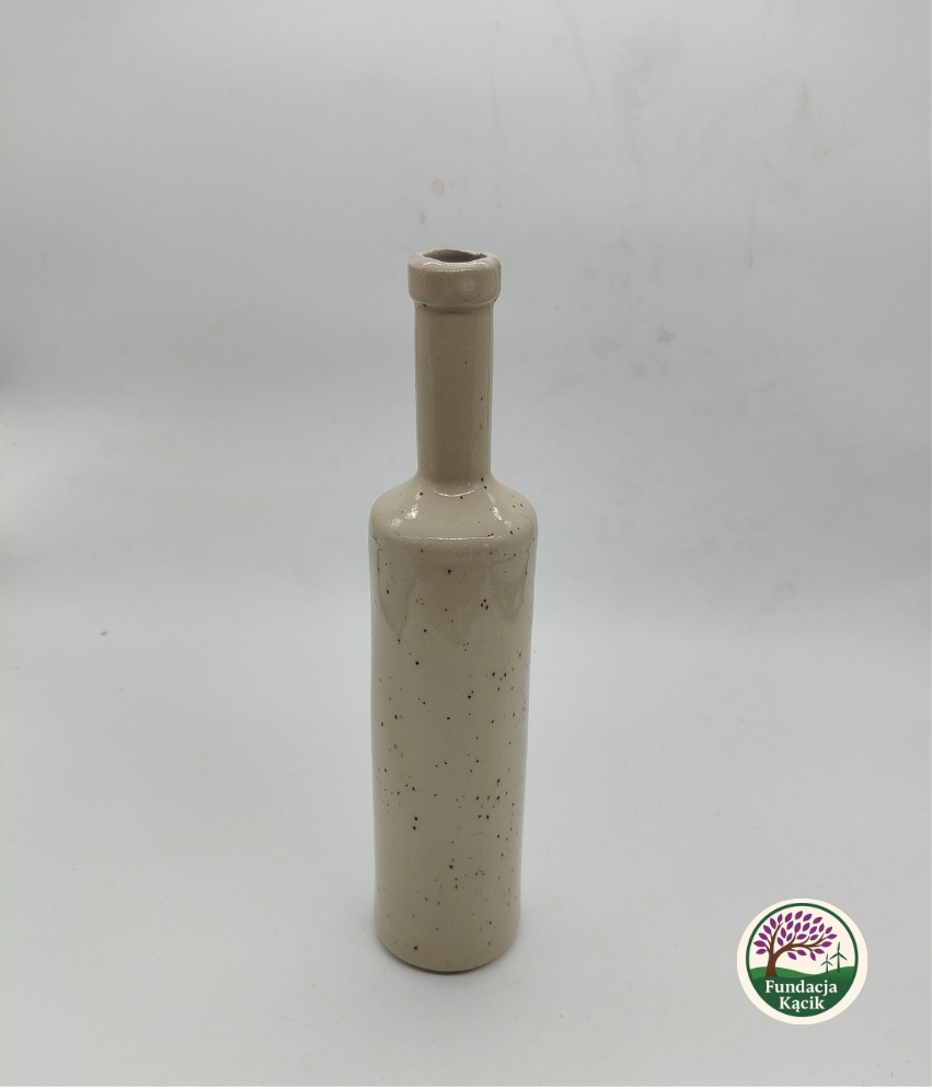 Ręcznie wykonana butelka ceramiczna – minimalistyczna forma