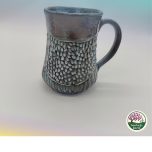 Kubek ceramiczny ręcznie wykonany 460 ml – grafitowo-szary z fakturowanym zdobieniem
