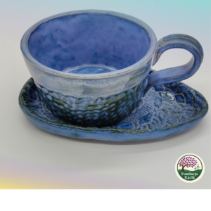 Filiżanka z talerzykiem ceramiczna ręcznie wykonana 230 ml – błękitno-turkusowa z dekoracyjną fakturą
